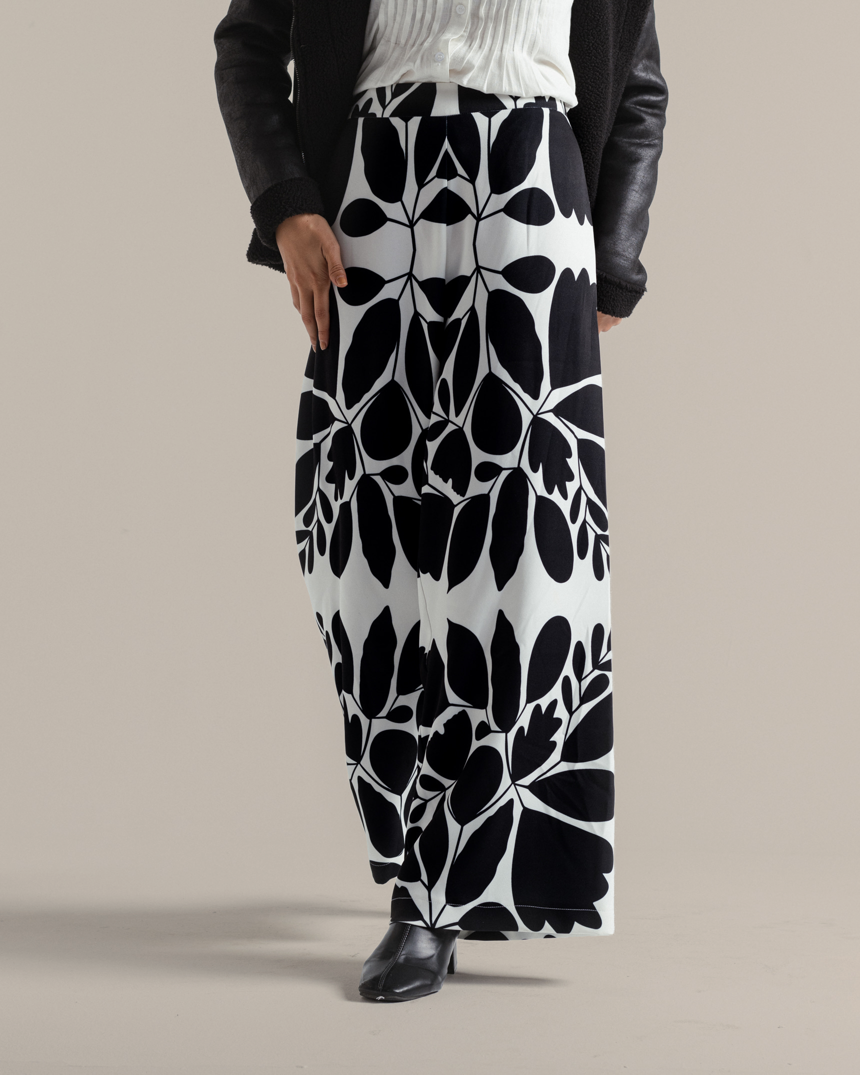 The Monochrome Pant