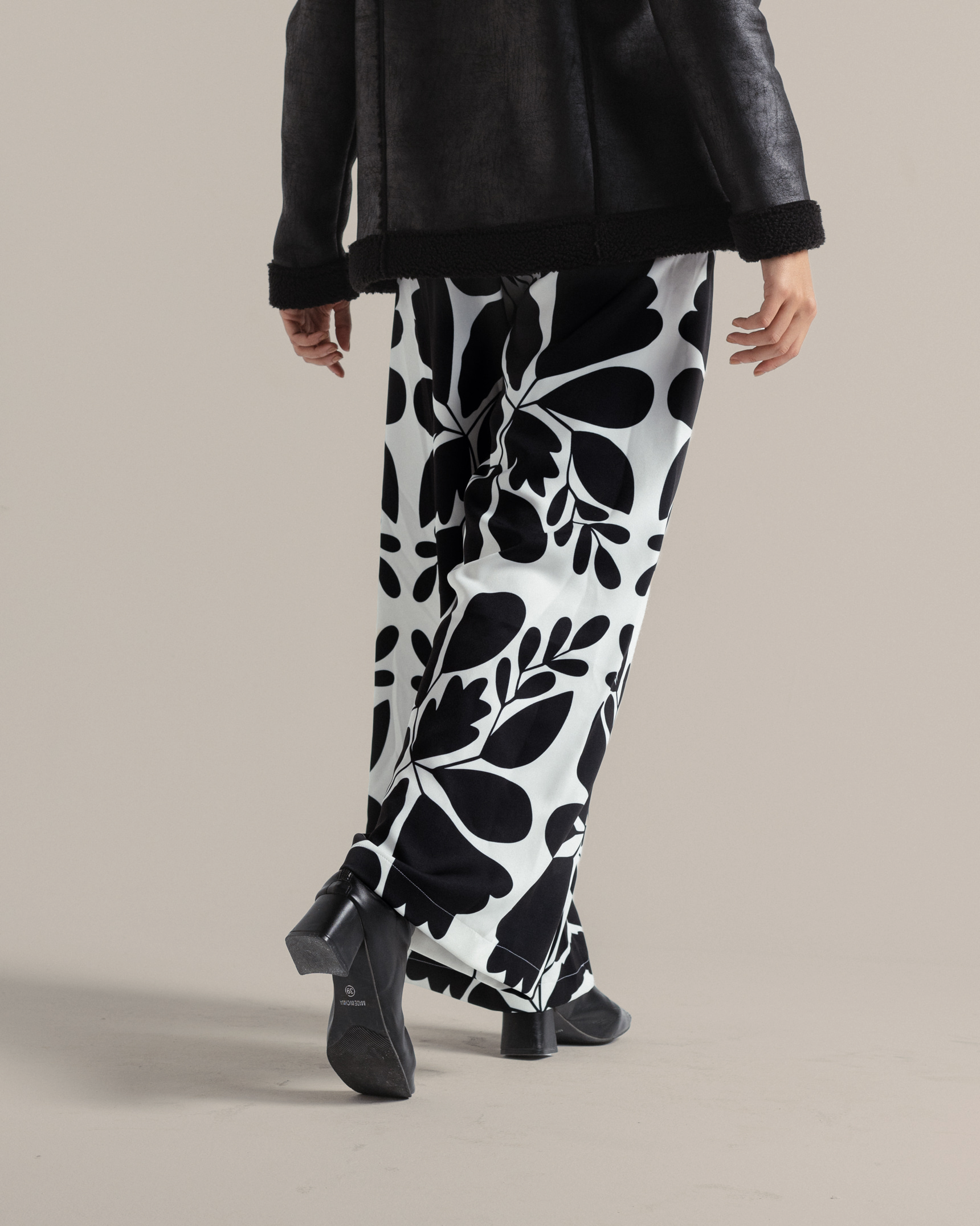 The Monochrome Pant