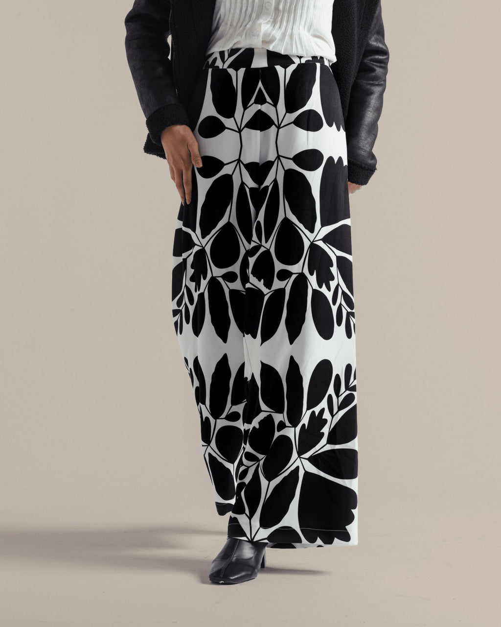 The Monochrome Pant