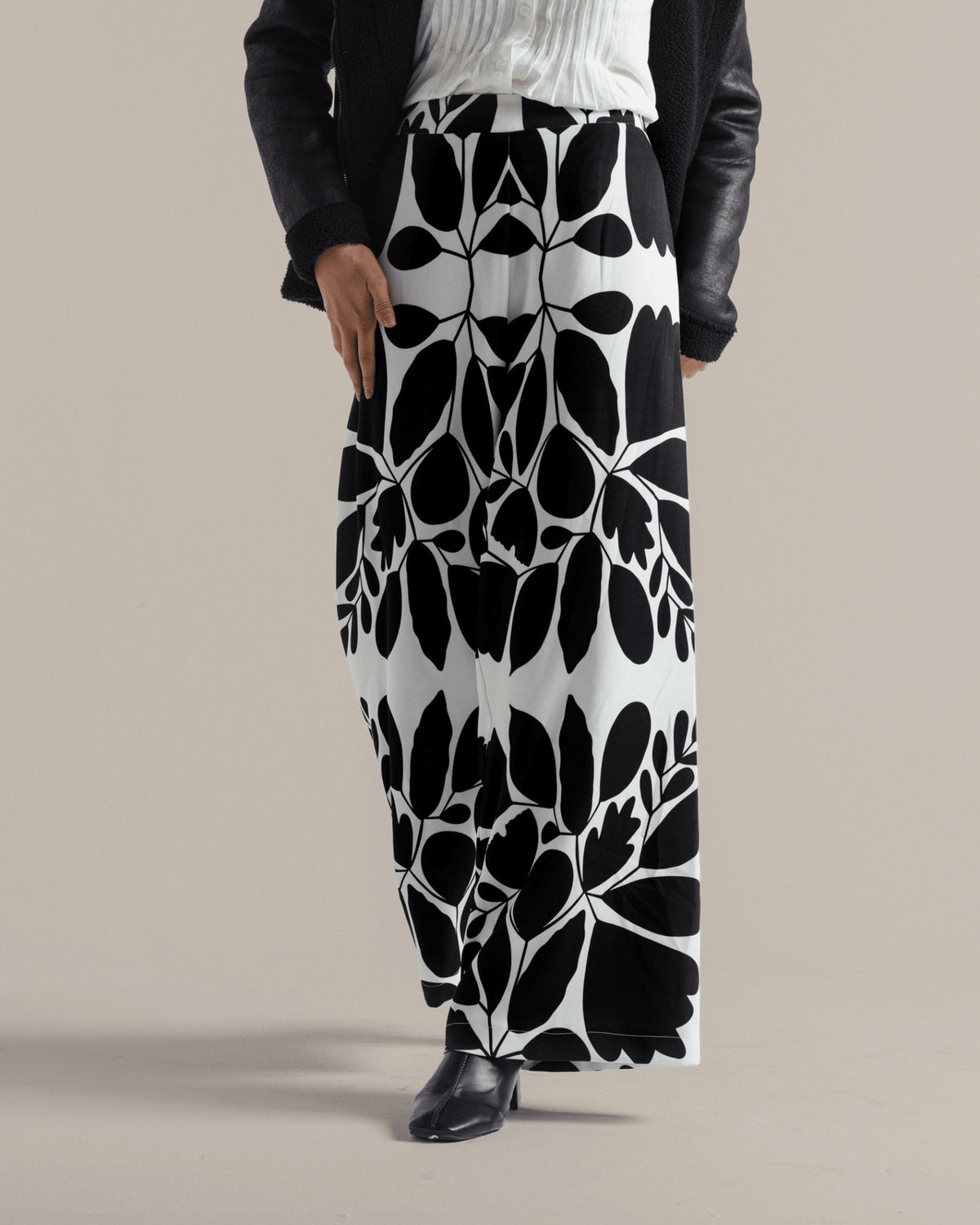 The Monochrome Pant